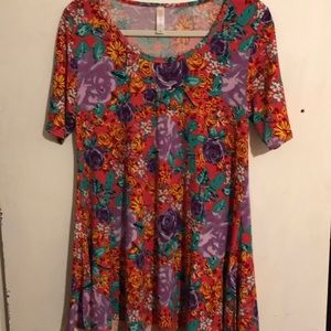 Lularoe floral perfect tee